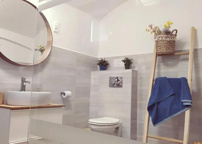 Varvoelgy Vendeghaz - Teljes Haz, Kizarolagos Hasznalattal Veszprém