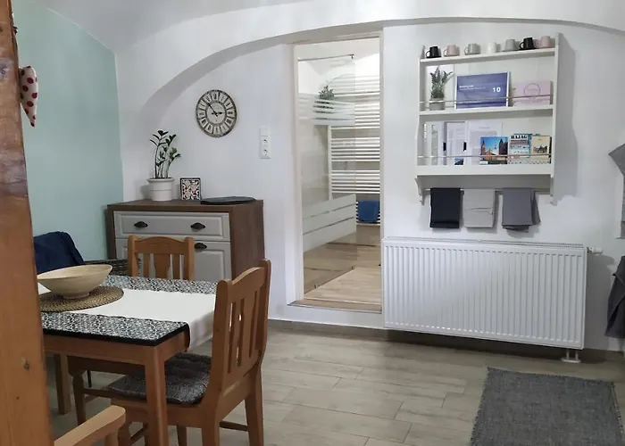 Villa Varvoelgy Vendeghaz - Teljes Haz, Kizarolagos Hasznalattal Veszprém